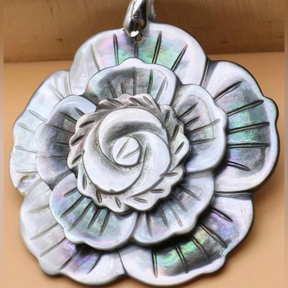 “Rose of the Ocean” Abalone Seashell Carved Iridescent Flower Brooch or Necklace - Picture 2 of 16